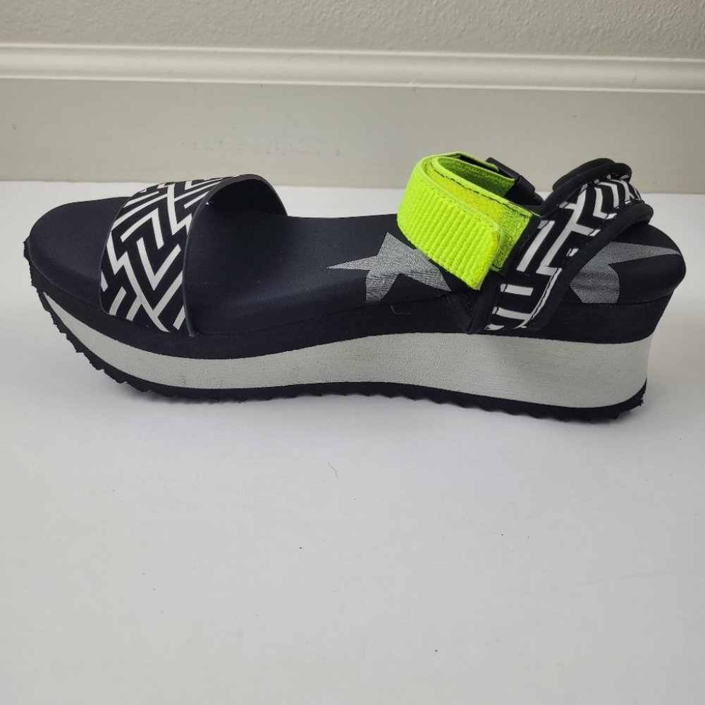 Dirty laundry grand pu platform sandals, womens size 6. - Picture 2 of 11